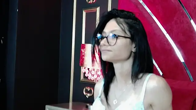 Snapshot of MayaLeey chatting on 07/14/26, 03:07 MayaLeey online show from 07/14/26, 03:07