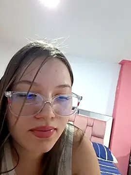 Snapshot of zoe_gm chatting on 06/13/26, 11:57 zoe gm online show from 06/13/26, 11:57