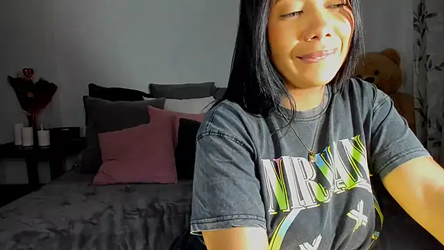 NicolePasqualott online show from 03/18/25, 12:38