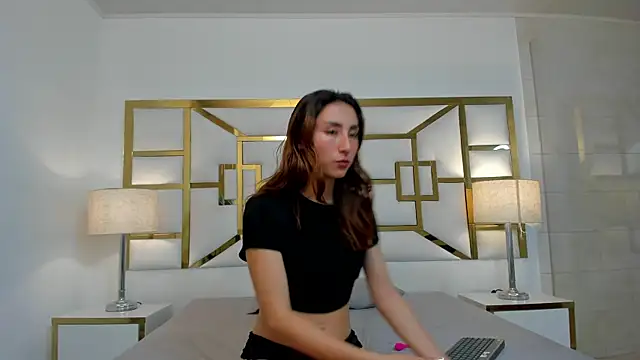 VivieneLuxe online show from 07/10/26, 03:44