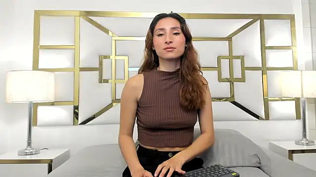 VivieneLuxe online show from 07/26/26, 04:09