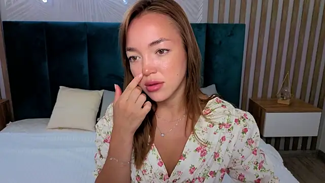 Christy Beauty online show from 08/04/26, 01:31