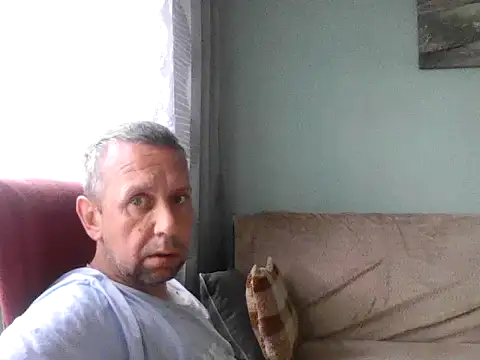 Snapshot of RafalekRozmarynowski81 chatting on 07/03/26, 05:03 RafalekRozmarynowski81 online show from 07/03/26, 05:03