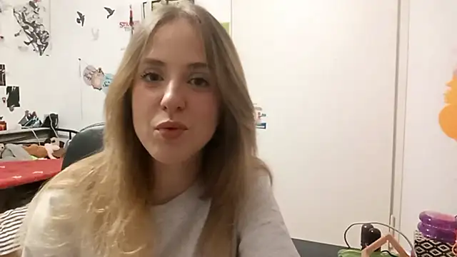 Snapshot of petaljig chatting on 06/16/26, 04:20 petaljig online show from 06/16/26, 04:20