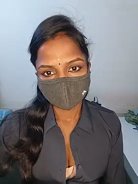 Snapshot of YALINITWO7_TAMIL chatting on 06/19/26, 04:33 YALINITWO7 TAMIL online show from 06/19/26, 04:33