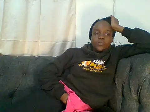 Snapshot of Sexylov25 chatting on 06/14/26, 08:33 Sexylov25 online show from 06/14/26, 08:33
