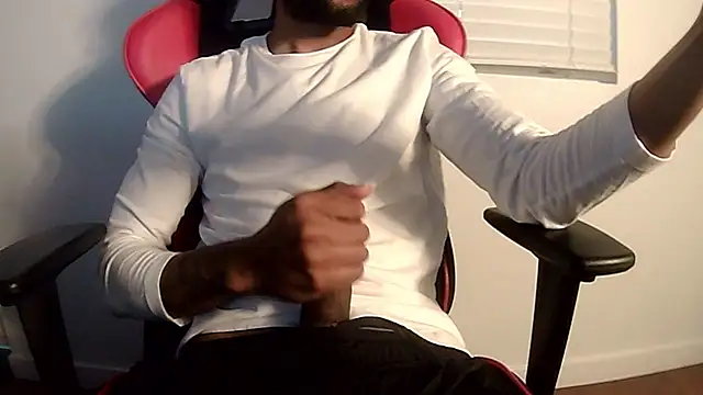 Snapshot of itssofuckingbig chatting on 07/10/26, 03:11 itssofuckingbig online show from 07/10/26, 03:11