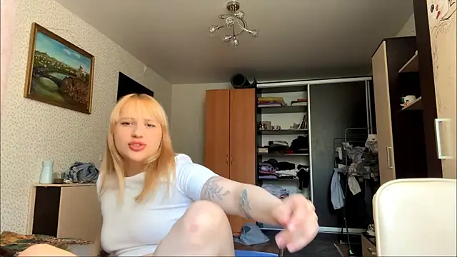 Snapshot of EllanFernandes chatting on 06/17/26, 06:16 EllanFernandes online show from 06/17/26, 06:16