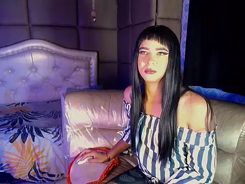 Snapshot of Clarissa_Gill chatting on 06/17/26, 10:43 Clarissa Gill online show from 06/17/26, 10:43