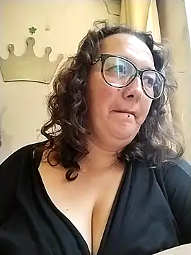  Saraqueen-- online show from 07/01/26, 09:47
