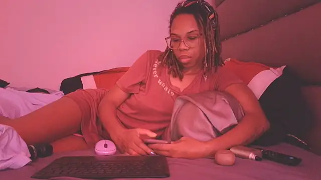 Snapshot of Opal_Rainbow chatting on 04/07/26, 04:18 Opal Rainbow online show from 04/07/26, 04:18