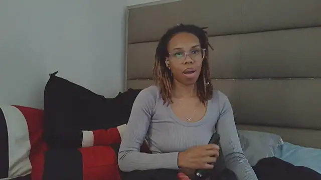 Snapshot of Opal_Rainbow chatting on 04/12/26, 07:52 Opal Rainbow online show from 04/12/26, 07:52