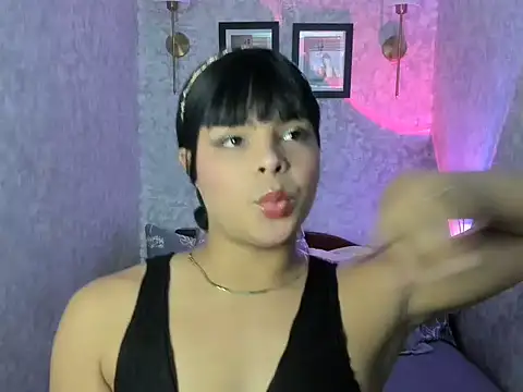 Snapshot of emily_rosue_ chatting on 07/21/26, 01:41 emily rosue online show from 07/21/26, 01:41
