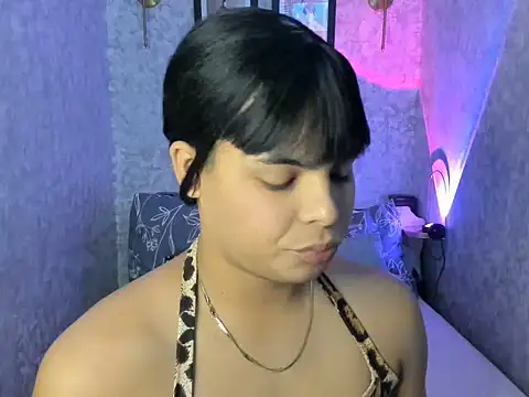 Snapshot of emily_rosue_ chatting on 07/23/26, 01:58 emily rosue online show from 07/23/26, 01:58