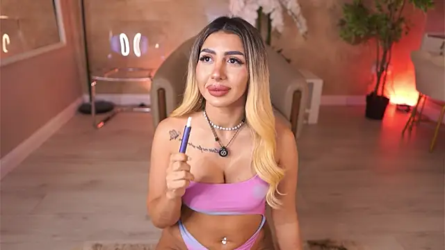 LucyyRosse online show from 06/27/26, 08:30