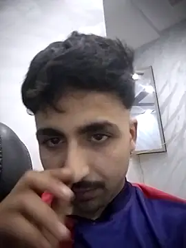 Snapshot of achraf31 chatting on 06/18/26, 12:00 achraf31 online show from 06/18/26, 12:00
