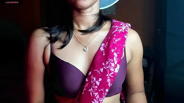 Starry Leila online show from 06/27/26, 08:52