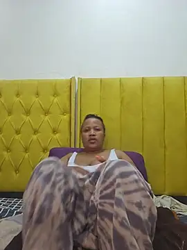 THICKCHARMAxxx28 online show from 06/15/26, 08:33