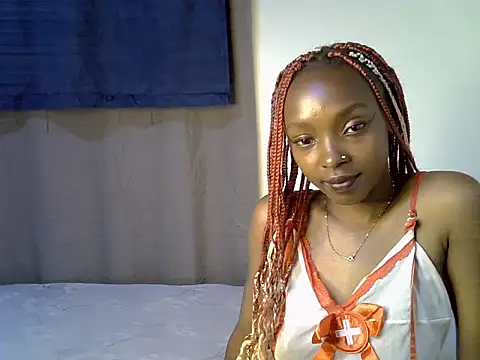 Snapshot of Petiteliz chatting on 06/15/26, 07:16 Petiteliz online show from 06/15/26, 07:16