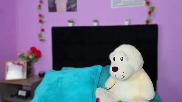 Makii XOXO online show from 06/23/26, 07:01