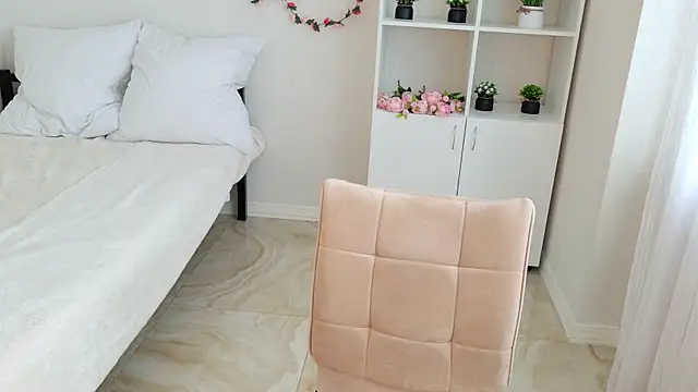 Mirabella Flower online show from 07/16/26, 05:13