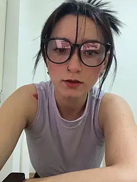 Snapshot of Vanellope_von chatting on 06/16/26, 04:31 Vanellope von online show from 06/16/26, 04:31