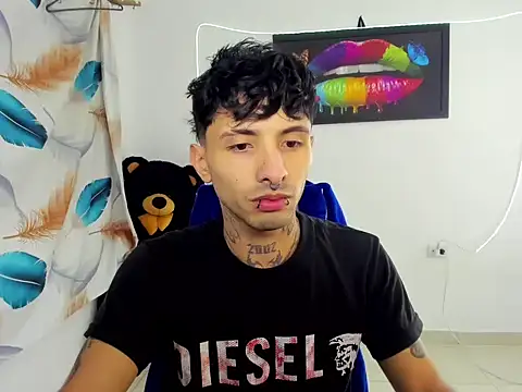 felix mSqueen online show from 06/17/26, 02:14