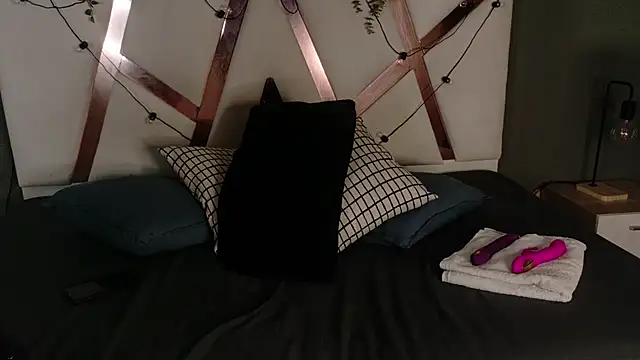 ShelyEvans   online show from 07/04/26, 12:28
