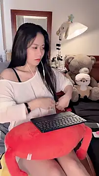 Snapshot of Rosane00 chatting on 06/19/26, 04:17 Rosane00 online show from 06/19/26, 04:17