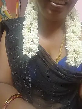 Snapshot of Tamilsexy35 chatting on 08/05/26, 02:47 Tamilsexy35 online show from 08/05/26, 02:47