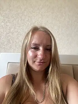 Snapshot of Emilia_ki chatting on 06/24/26, 01:10 Emilia ki online show from 06/24/26, 01:10