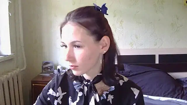 Snapshot of AcinarAlien chatting on 06/17/26, 06:05 AcinarAlien online show from 06/17/26, 06:05