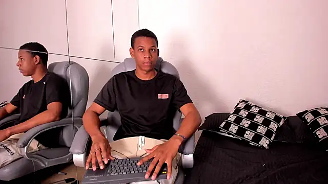 Snapshot of Jermon_Blake chatting on 06/18/26, 11:03 Jermon Blake online show from 06/18/26, 11:03