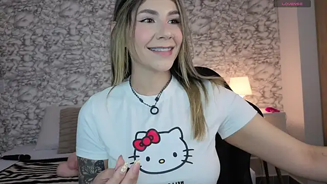 Snapshot of Isabella_Bliss chatting on 07/18/26, 12:04 Isabella Bliss online show from 07/18/26, 12:04