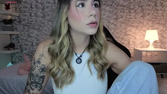 Snapshot of Isabella_Bliss chatting on 07/27/26, 10:39 Isabella Bliss online show from 07/27/26, 10:39