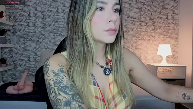 Snapshot of Isabella_Bliss chatting on 08/02/26, 12:20 Isabella Bliss online show from 08/02/26, 12:20