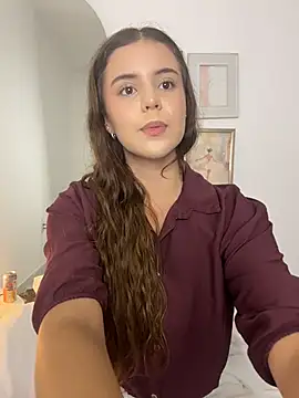 Snapshot of Isabellebotero chatting on 07/04/26, 03:18 Isabellebotero online show from 07/04/26, 03:18