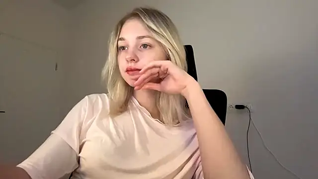 EveryoneEve online show from 07/25/26, 07:50