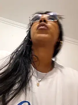sophiagomezx online show from 07/06/26, 10:56