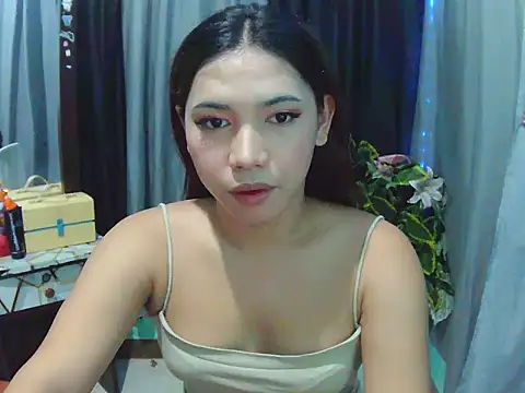 Snapshot of XCalixa chatting on 07/17/26, 07:08 XCalixa online show from 07/17/26, 07:08