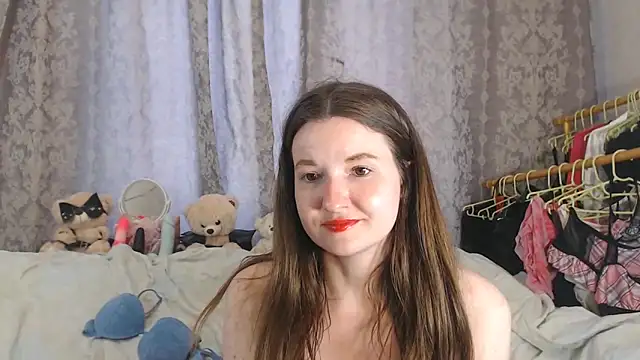 ChloeBrooklyn online show from 06/19/26, 09:24
