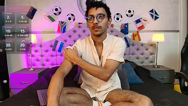 Snapshot of Twunk_miguel chatting on 06/26/26, 01:15 Twunk miguel online show from 06/26/26, 01:15