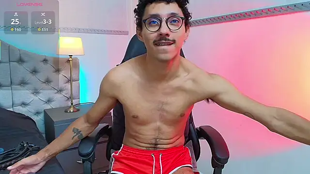 Snapshot of Twunk_miguel chatting on 08/01/26, 03:39 Twunk miguel online show from 08/01/26, 03:39