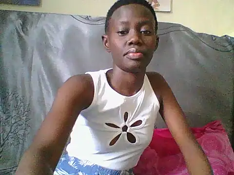 Snapshot of Tish_Leylah chatting on 07/07/26, 12:42 Tish Leylah online show from 07/07/26, 12:42