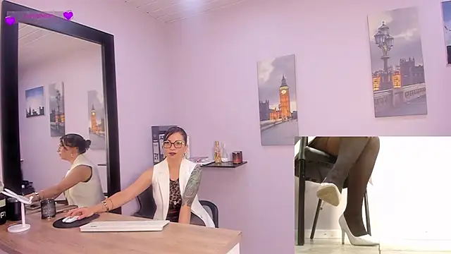 Greta Borbon  online show from 07/17/26, 12:01