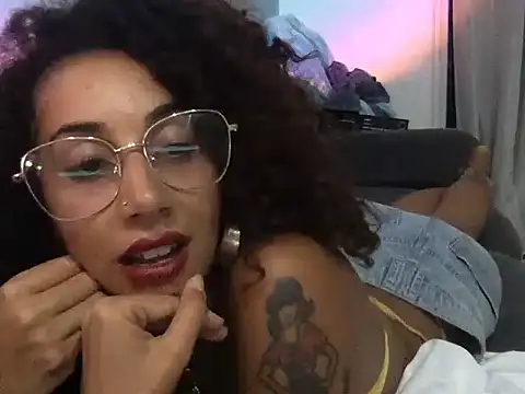 Snapshot of goddessmetzi chatting on 07/06/26, 03:58 goddessmetzi online show from 07/06/26, 03:58