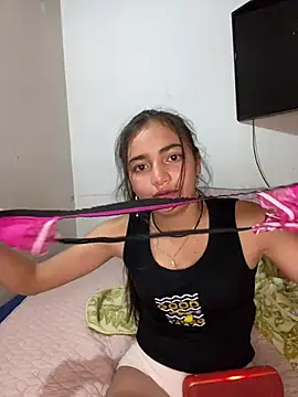 Julia valentina online show from 07/14/26, 12:57