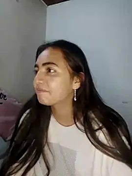 Julia valentina online show from 07/25/26, 04:21