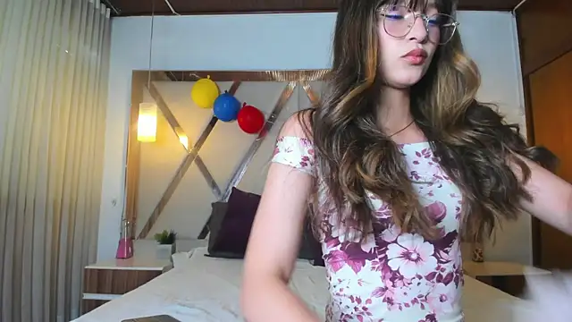 ZoeDear  online show from 07/15/26, 10:37