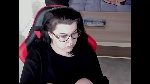Snapshot of Meloh_Molly chatting on 07/04/26, 04:13 Meloh Molly online show from 07/04/26, 04:13